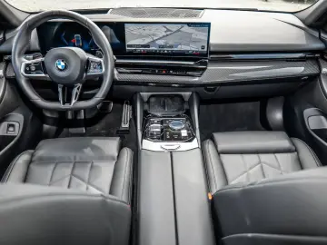 BMW 520d xDrive Limousine M Sport Pano Standheiz. DA