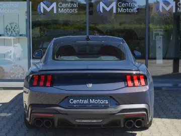Ford Mustang S650 Fastback Dark Horse