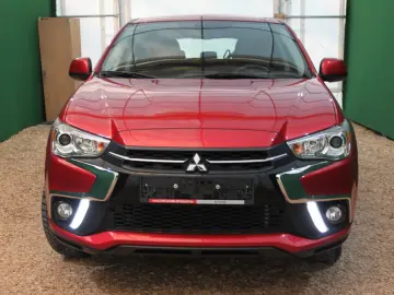 ASX / Kamera/ Alu/ SHZ/ Navi/39tkm