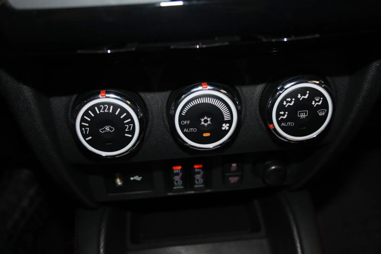 ASX / Kamera/ Alu/ SHZ/ Navi/39tkm