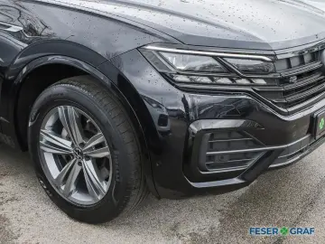 Touareg 3.0 TDI 4M R-Line Black AHK Matrix Pano