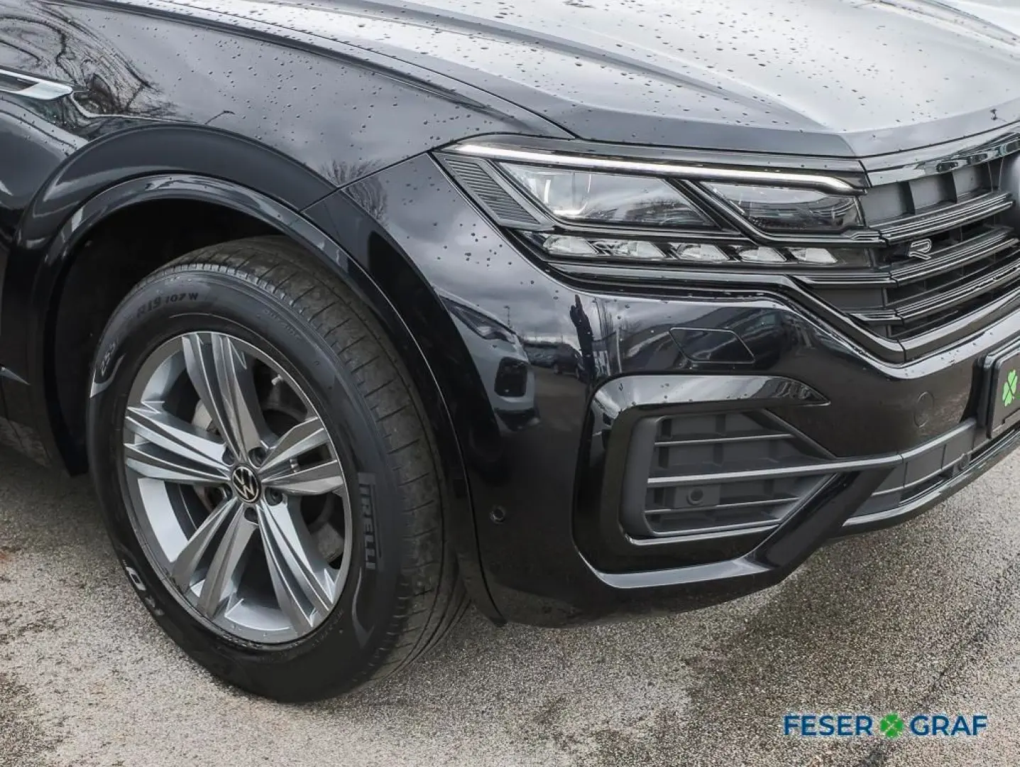 Touareg 3.0 TDI 4M R-Line Black AHK Matrix Pano
