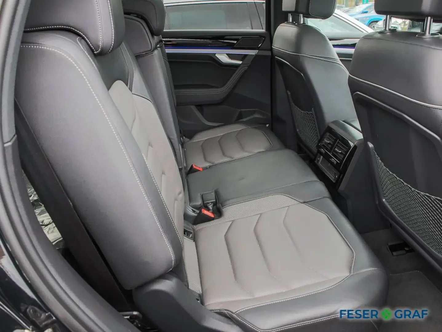 Touareg 3.0 TDI 4M R-Line Black AHK Matrix Pano