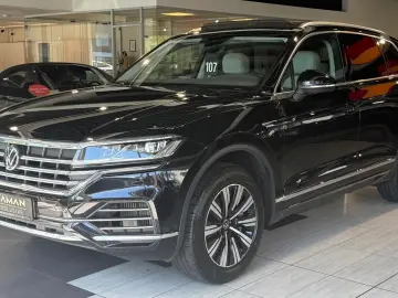 Touareg Elegance 4Motion eHybrid Pano AHK