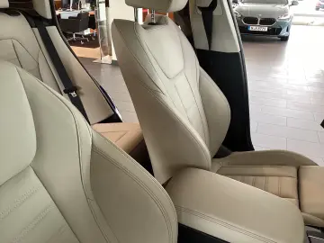 BMW X3 xDrive30e xLine Head-Up HiFi DAB