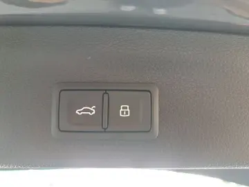 Q3 35 TFSI S tronic APP 4xKAM GJ-REIF PDC SHZ
