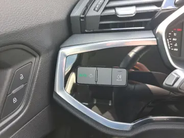 Q3 35 TFSI S tronic APP 4xKAM GJ-REIF PDC SHZ