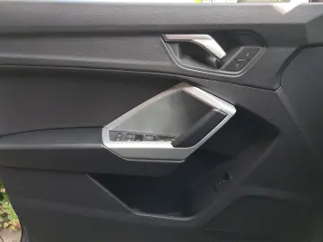 Q3 35 TFSI S tronic APP 4xKAM GJ-REIF PDC SHZ