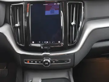 Volvo XC60 T6 AWD Hyb Inscripție PANO