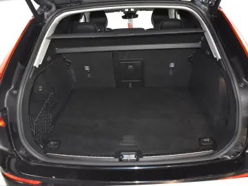 Volvo XC60 T6 AWD Hyb Inscripție PANO