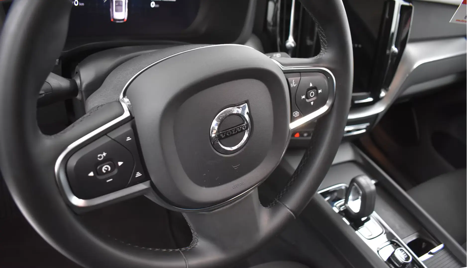 Volvo XC60 T6 AWD Hyb Inscripție PANO