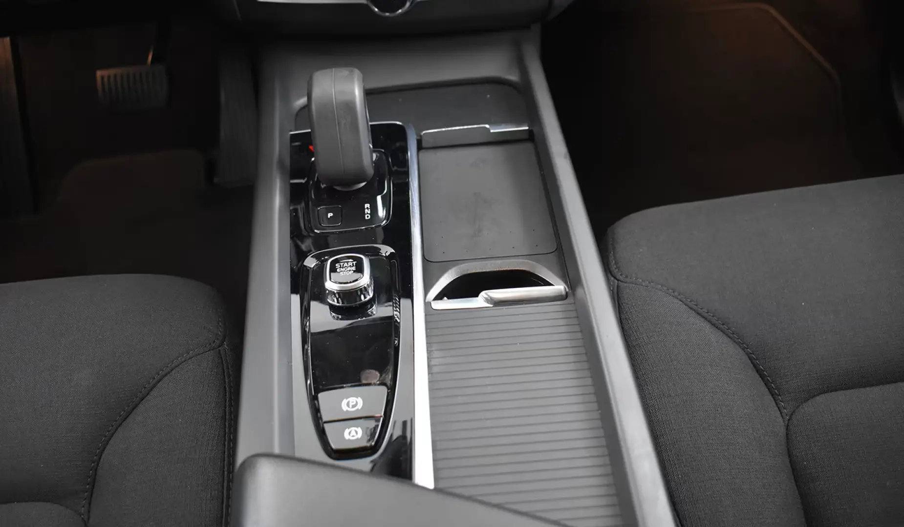 Volvo XC60 T6 AWD Hyb Inscripție PANO