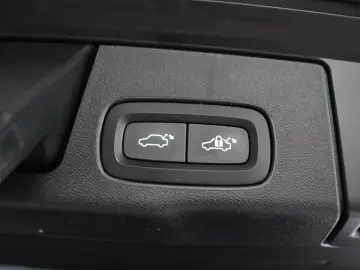 Volvo XC60 T6 AWD Hyb Inscripție PANO