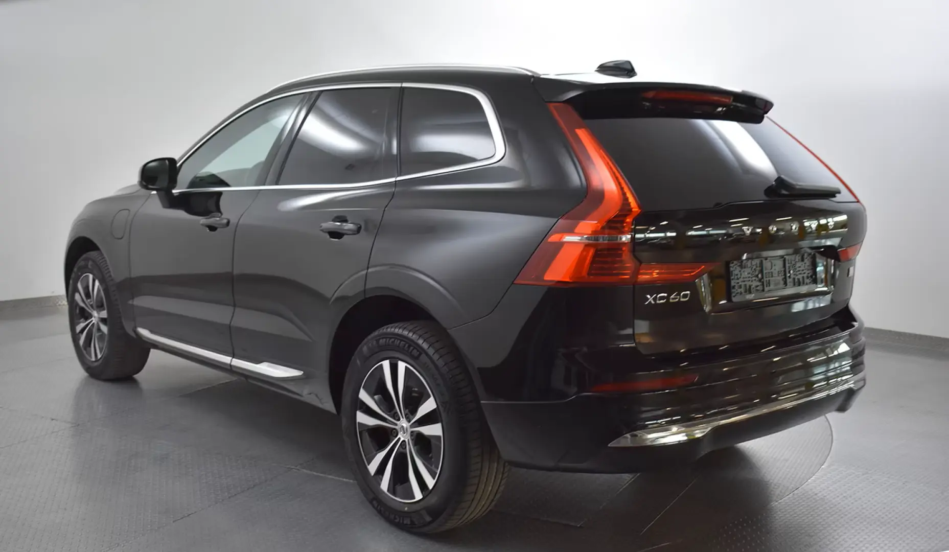 Volvo XC60 T6 AWD Hyb Inscripție PANO