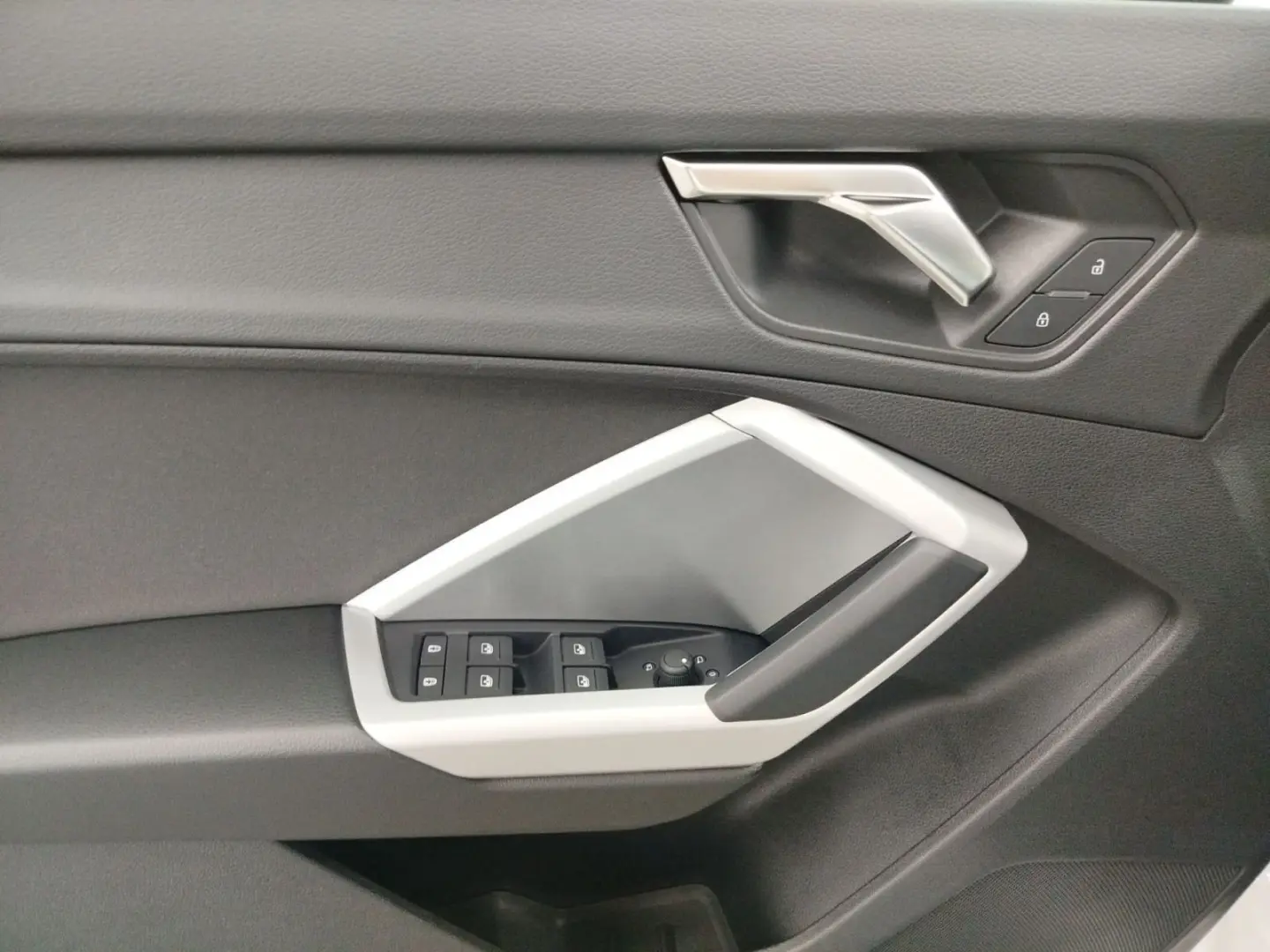 Q3 35 TFSI S tronic Navi DAB VC PDC Sitzheizung
