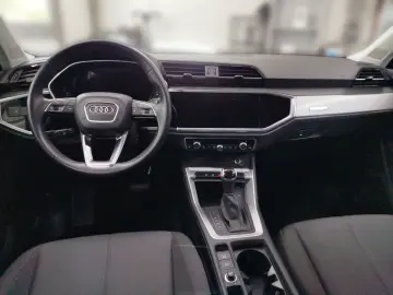 Q3 35 TFSI S tronic Navi DAB VC PDC Sitzheizung