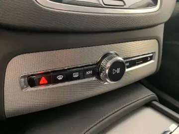 Volvo XC60 RDesign Expr., AHK, LED, Kam