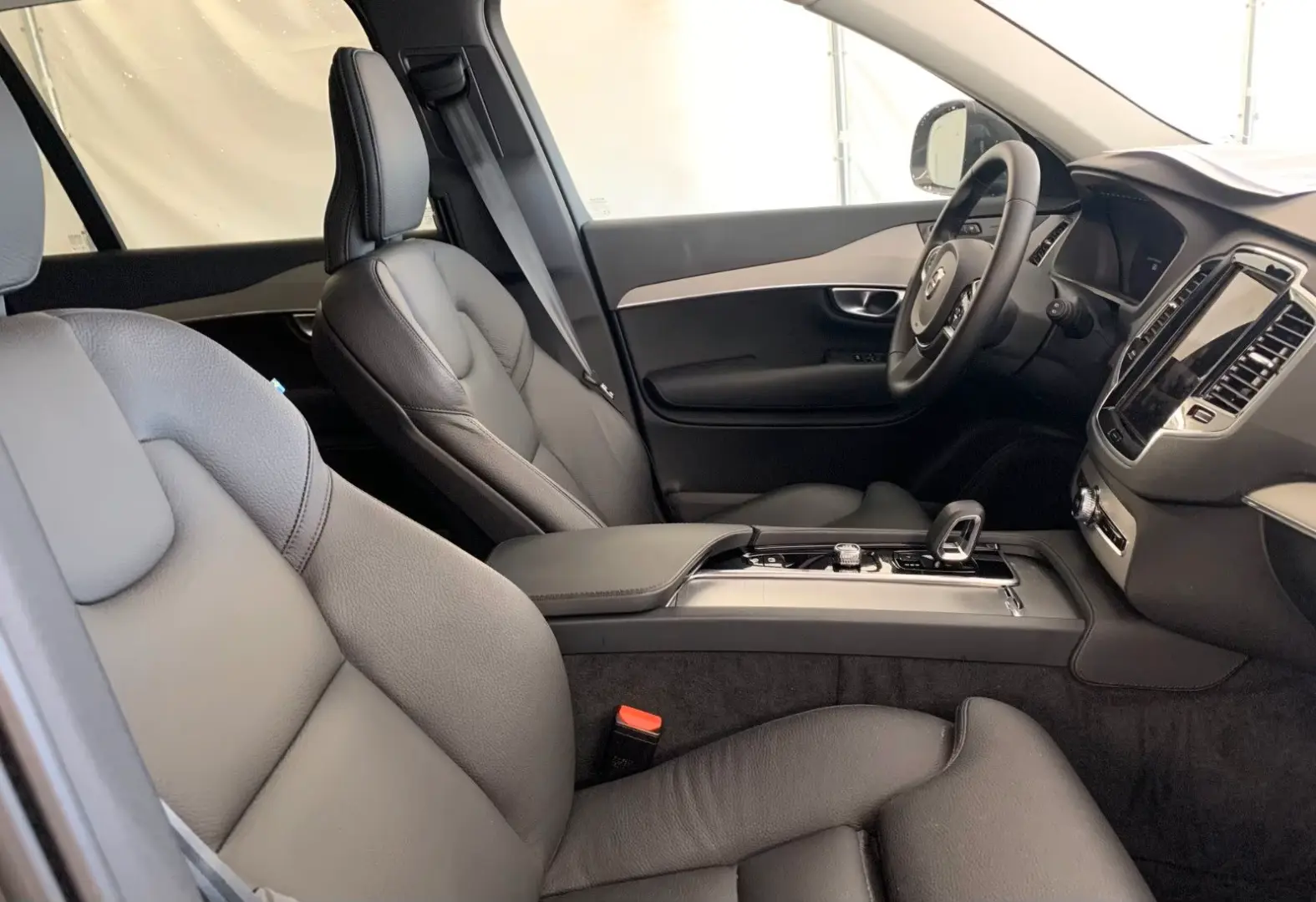 Volvo XC60 RDesign Expr., AHK, LED, Kam