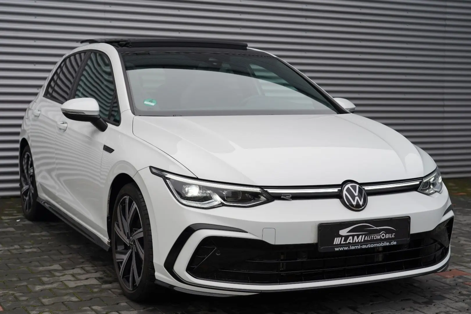 Golf VIII R-Line eTSI DSG PANO KEYLESS LED GARAN
