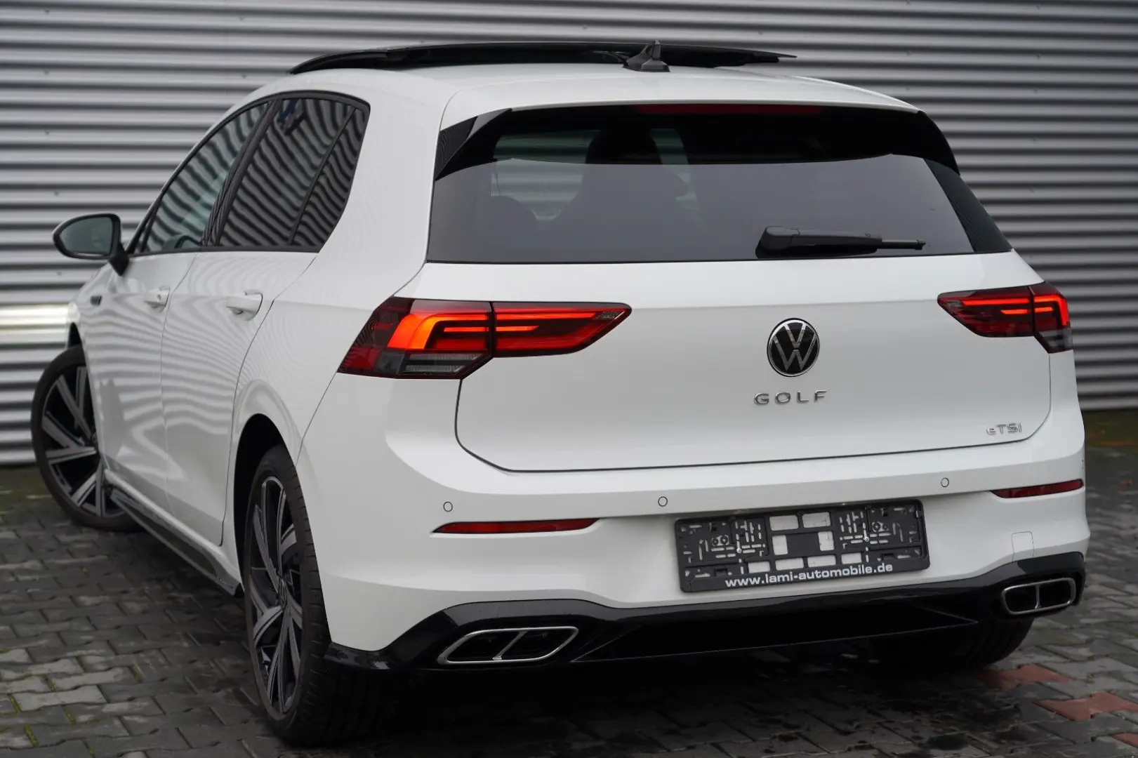 Golf VIII R-Line eTSI DSG PANO KEYLESS LED GARAN