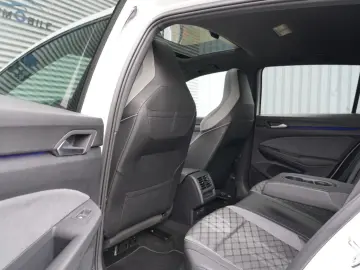 Golf VIII R-Line eTSI DSG PANO KEYLESS LED GARAN