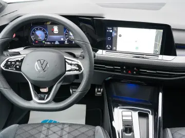 Golf VIII R-Line eTSI DSG PANO KEYLESS LED GARAN