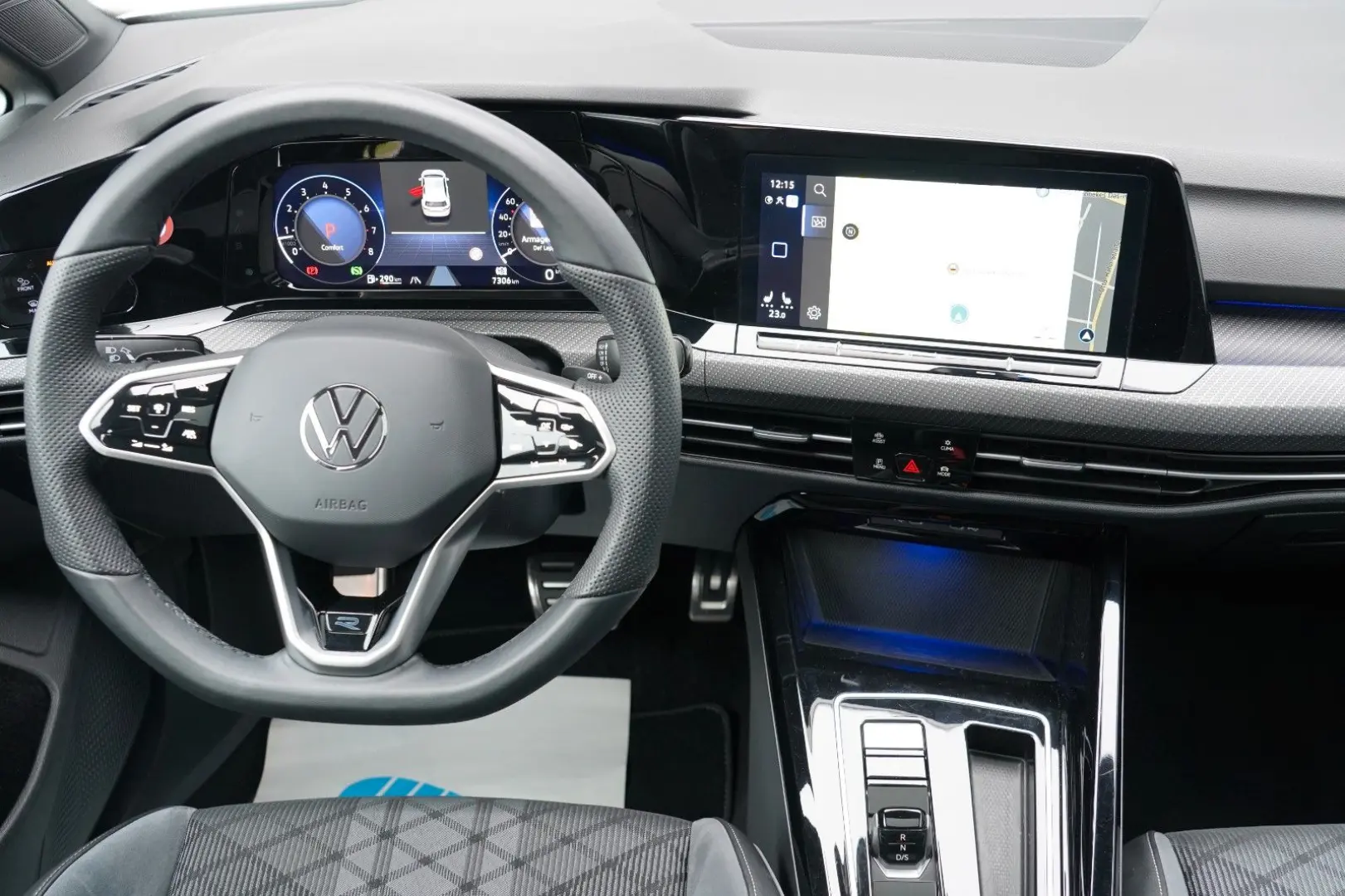 Golf VIII R-Line eTSI DSG PANO KEYLESS LED GARAN