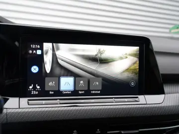 Golf VIII R-Line eTSI DSG PANO KEYLESS LED GARAN