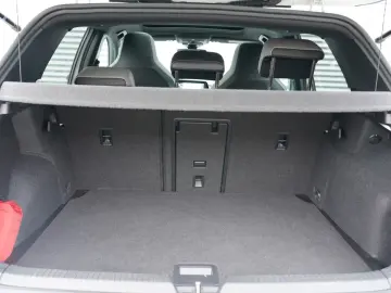 Golf VIII R-Line eTSI DSG PANO KEYLESS LED GARAN