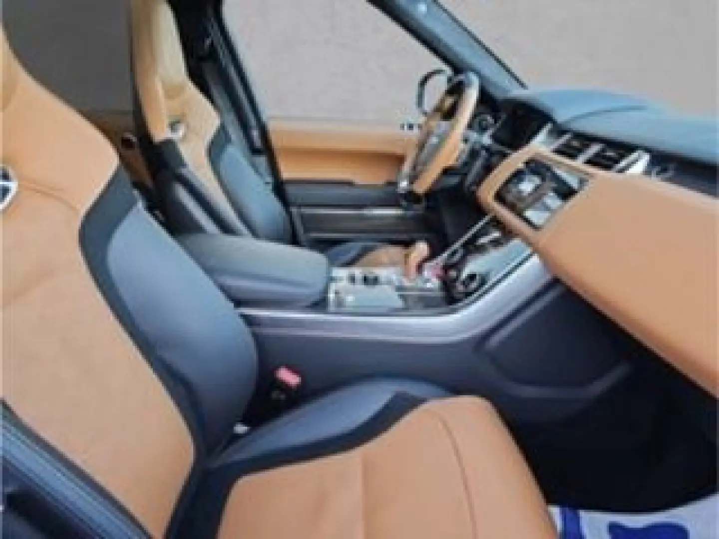 Range Rover Sport P575 SVR Carbon Edition