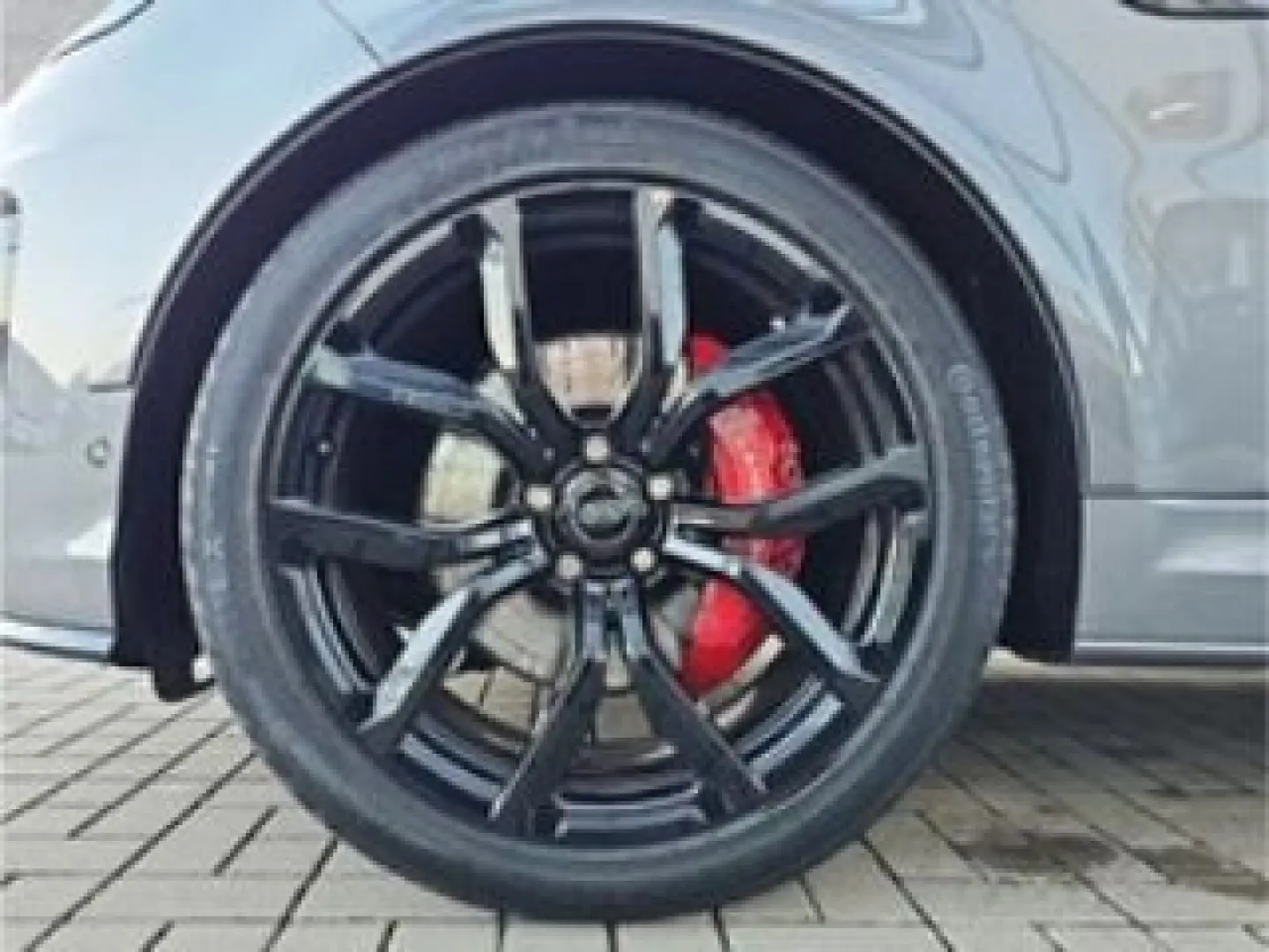 Range Rover Sport P575 SVR Carbon Edition