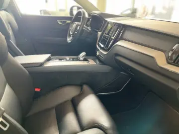 Volvo XC60 T6 AWD Geartronic Inscripție AHK