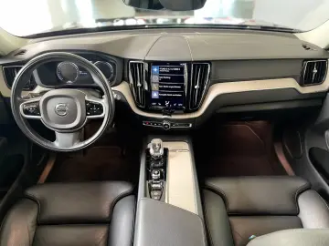 Volvo XC60 T6 AWD Geartronic Inscripție AHK