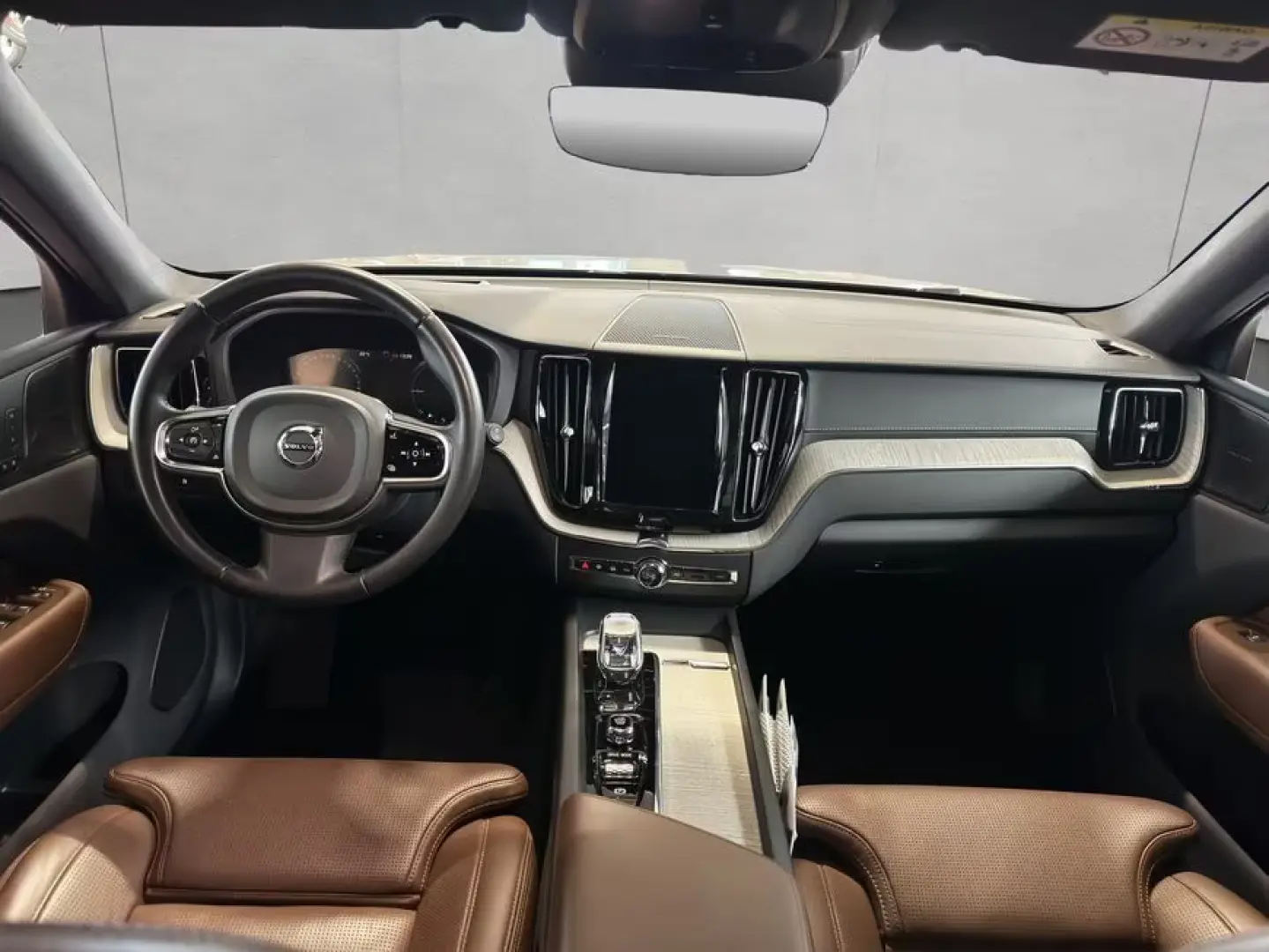 Volvo XC60 Inscripție de reîncărcare T8 AWD