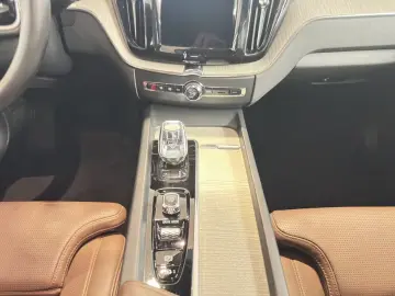 Volvo XC60 Inscripție de reîncărcare T8 AWD