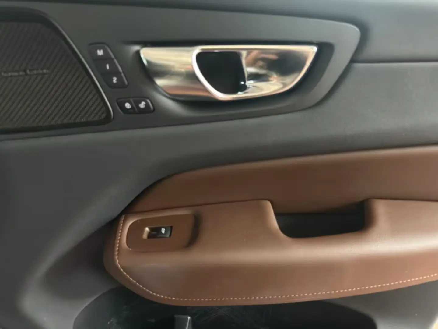 Volvo XC60 Inscripție de reîncărcare T8 AWD