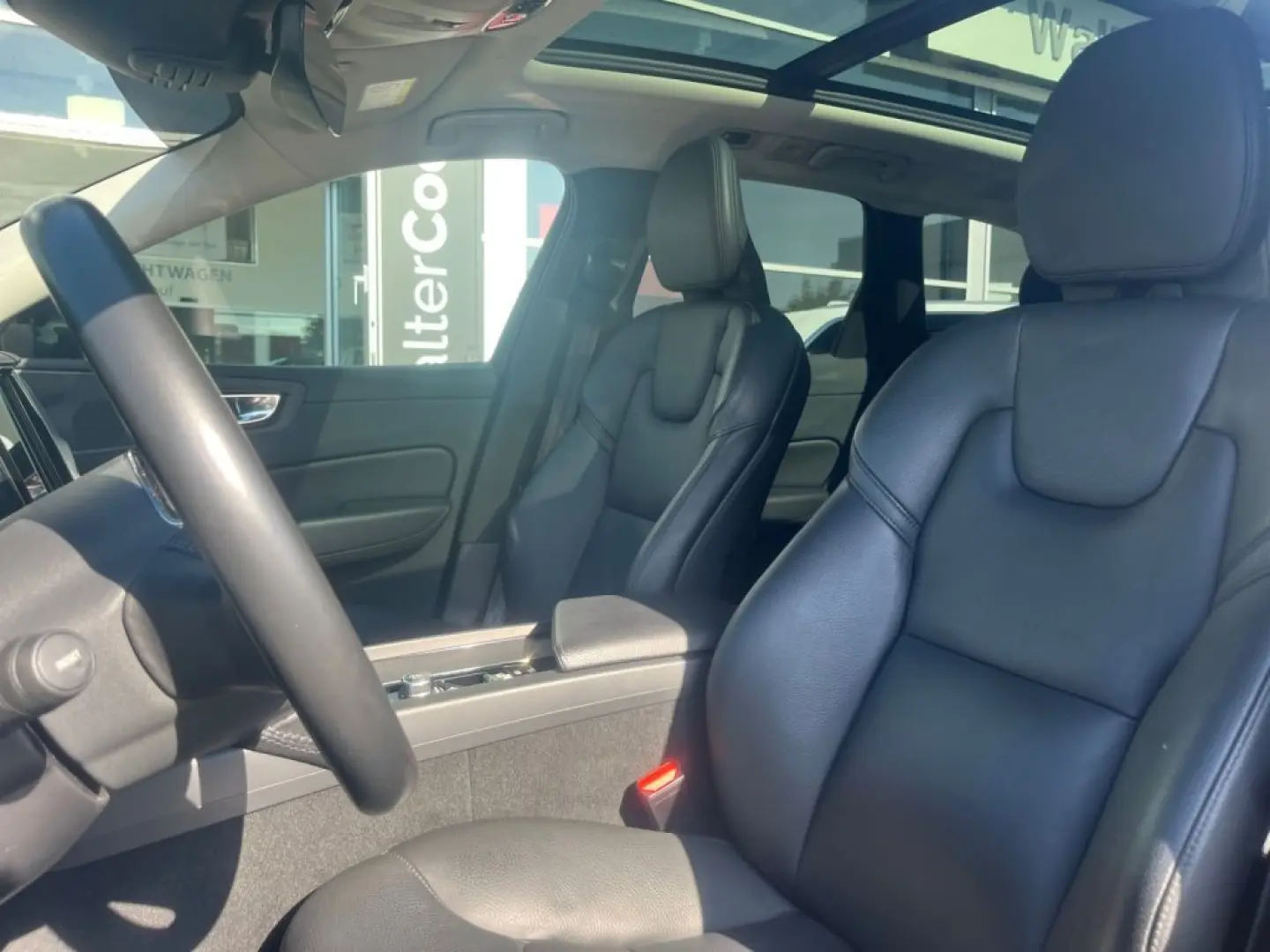 XC60 T8 AWD Recharge Geartronic RDesign Expressi