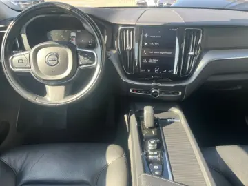 XC60 T8 AWD Recharge Geartronic RDesign Expressi