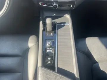 XC60 T8 AWD Recharge Geartronic RDesign Expressi
