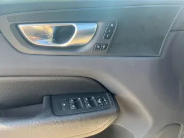 XC60 T8 AWD Recharge Geartronic RDesign Expressi