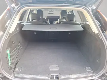 XC60 B4 B Plus Dark AHK PANO LEDER PDC