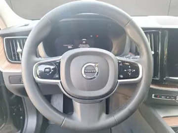 XC60 B4 B Plus Dark AHK PANO LEDER PDC