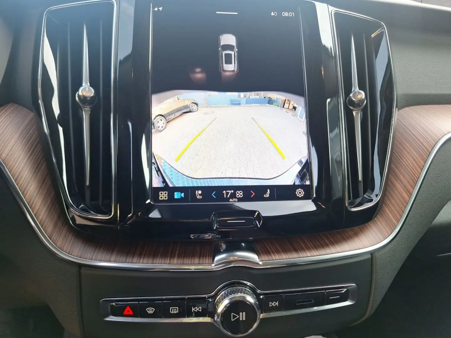 XC60 B4 B Plus Dark AHK PANO LEDER PDC