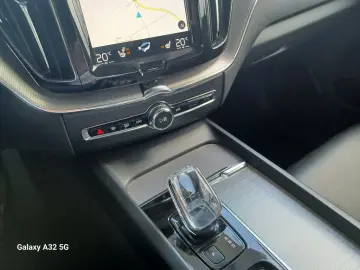 XC60 T8°Inscription°Plug-In Hybrid°360°Cam°22
