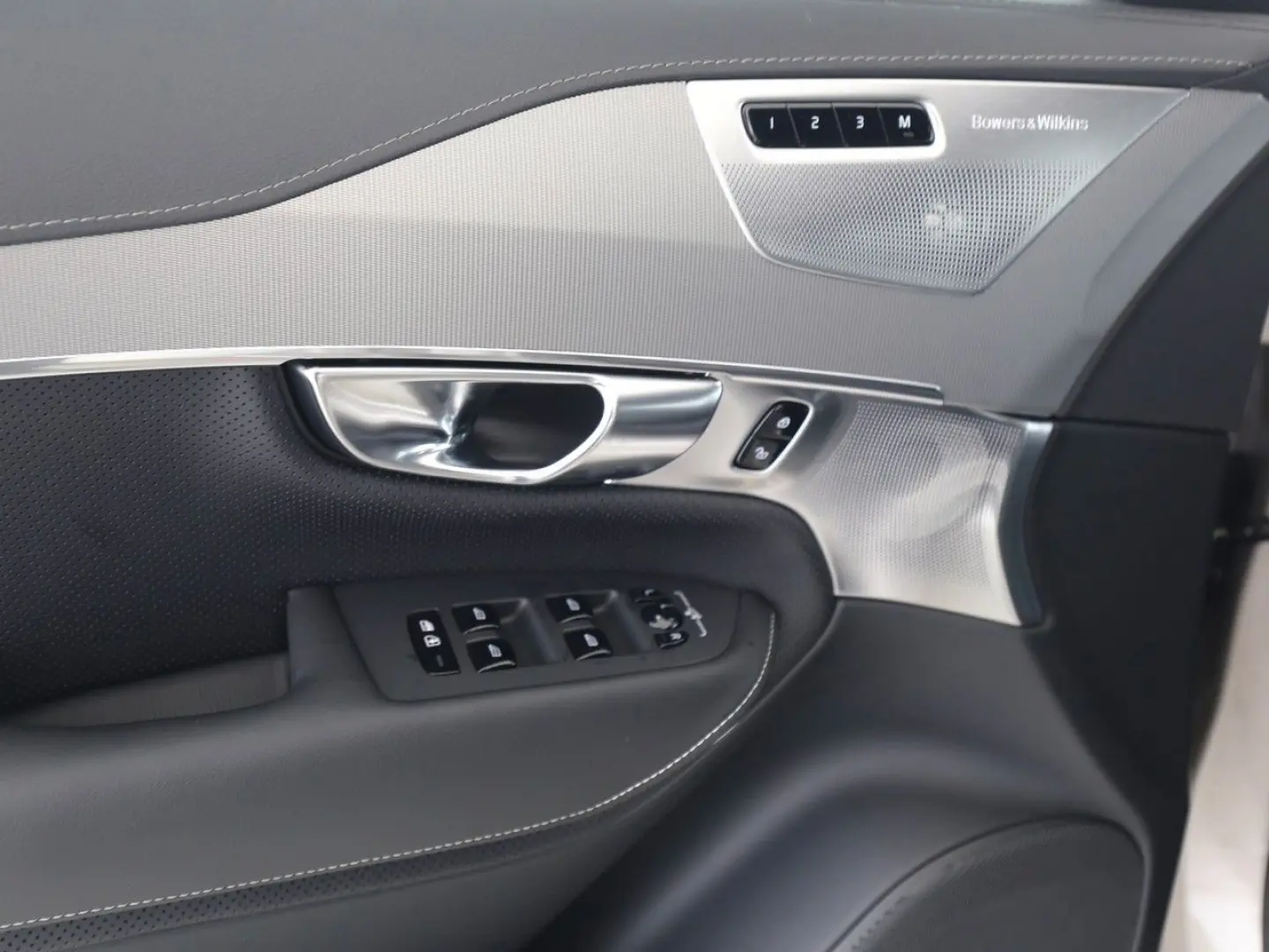 XC 90 T8 Plus Bright Recharge Plug-In Hybrid AWD