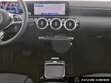 CLA 180 Progressive MBUX Panorama LED Cam MBUX