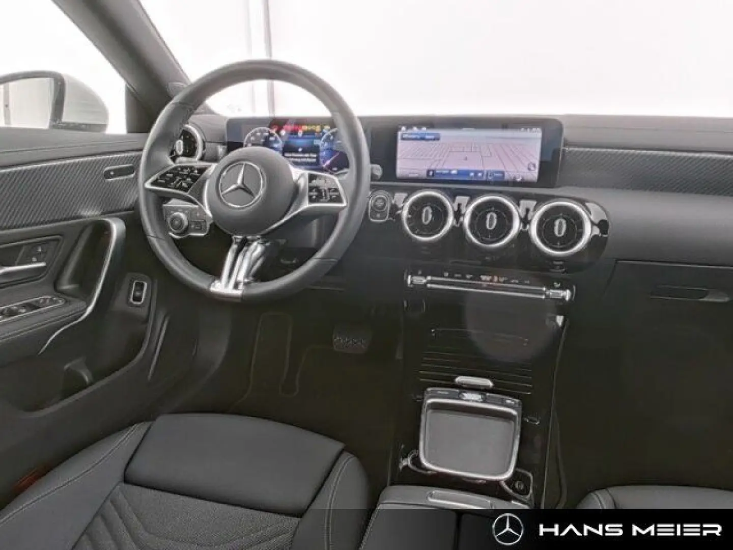 CLA 180 Progressive MBUX Panorama LED Cam MBUX