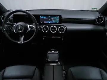 CLA 180 Coupé , PROGRESSIVE NIGHT SPUR PANO PDC