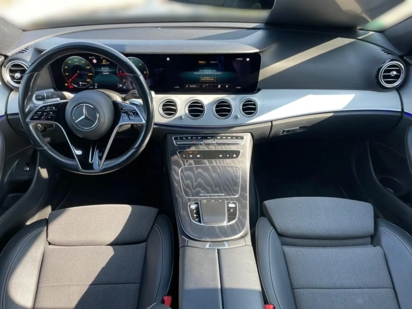 E 220 d AMG*SHD*AHK*KAMERA*PTS*LED*MBUX*SHZ*