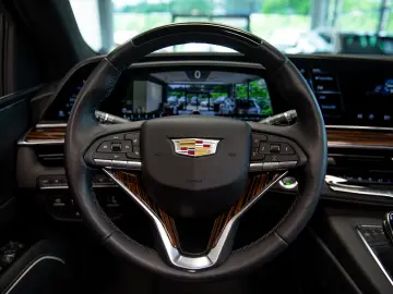 Cadillac Escalade 600 6.2 V8